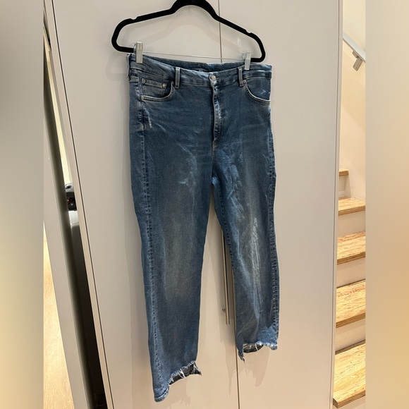 H&M Embrace Slim High Ankle Jeans - Picture 2 of 5